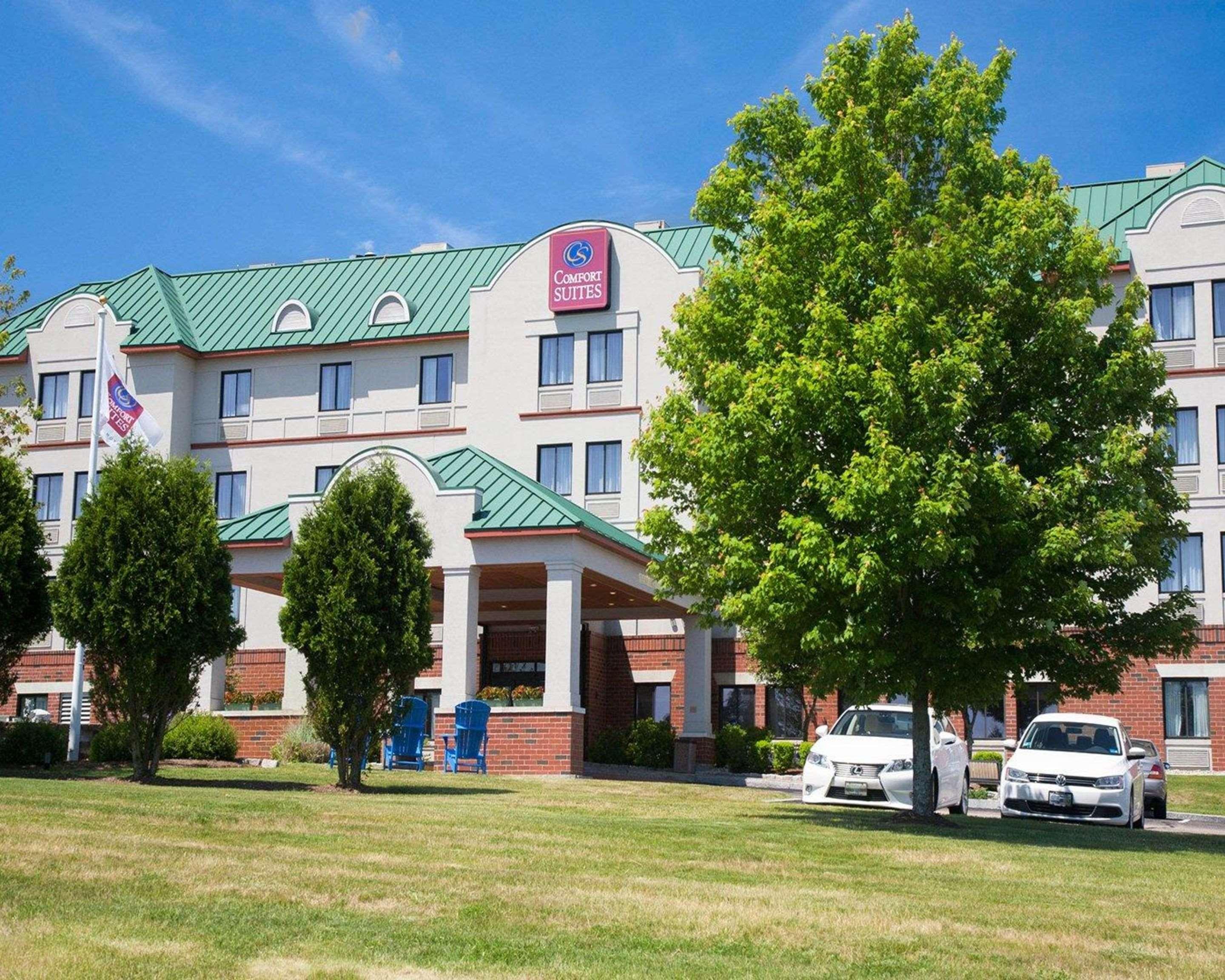 Comfort Suites West Warwick - Providence Exterior photo