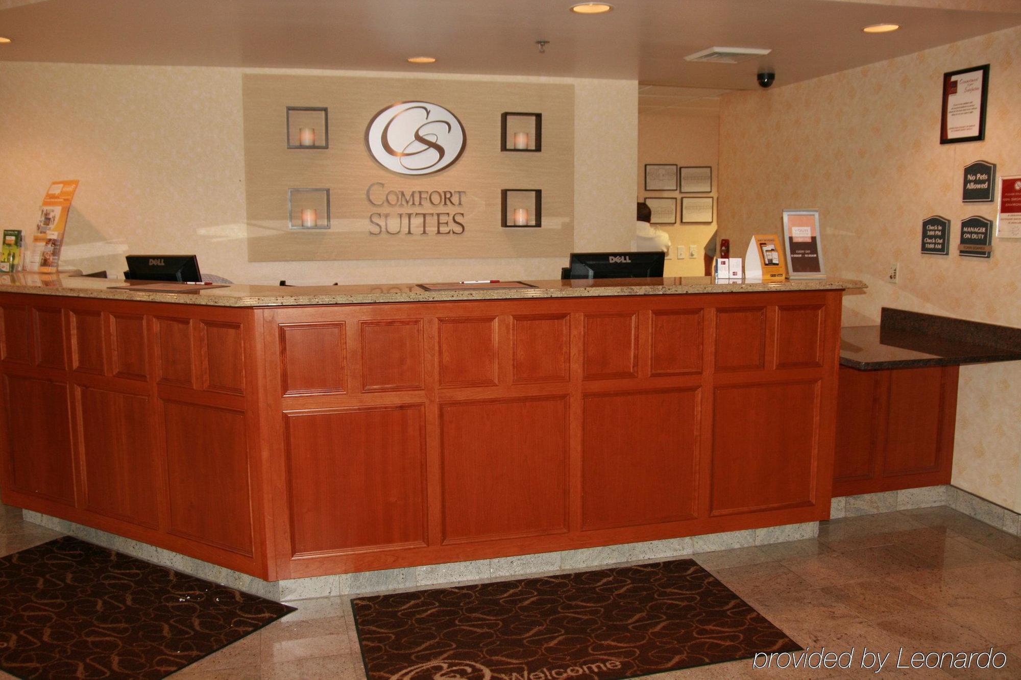 Comfort Suites West Warwick - Providence Exterior photo