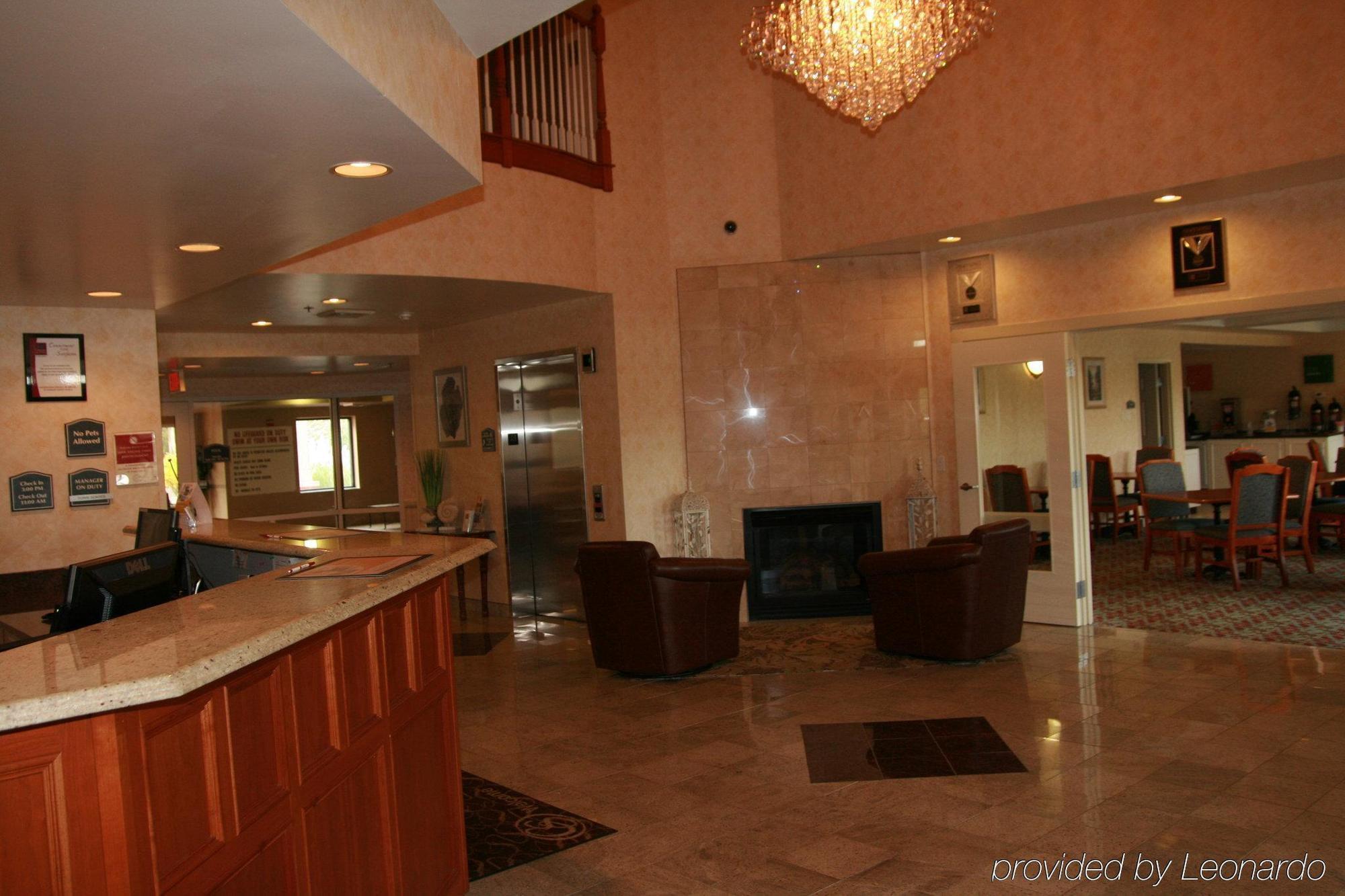 Comfort Suites West Warwick - Providence Exterior photo
