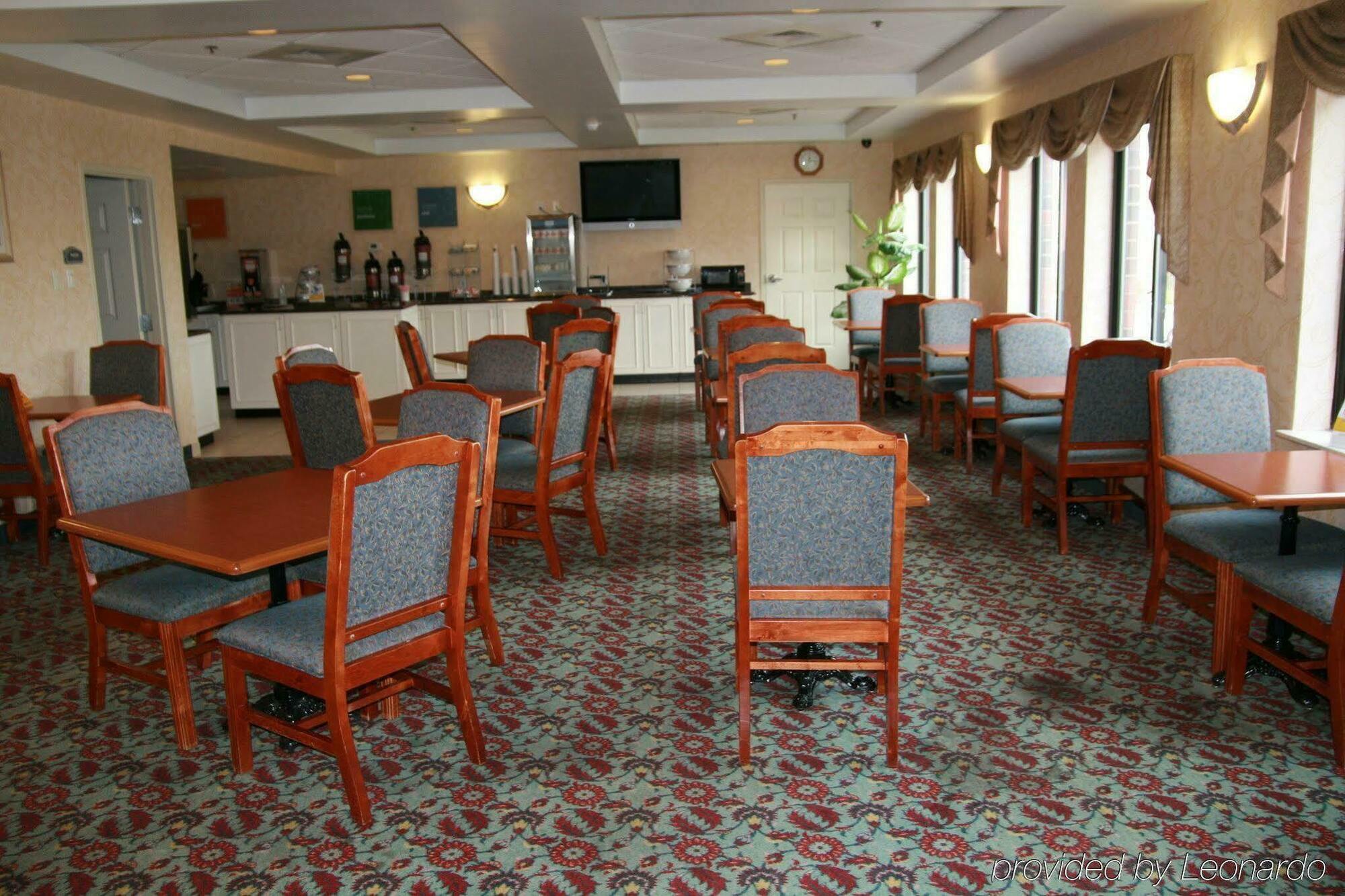 Comfort Suites West Warwick - Providence Exterior photo